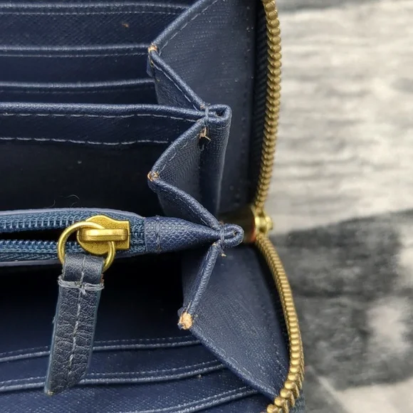 Fossil Navy Zip Around Leather Wallet - Picture 9 of 11